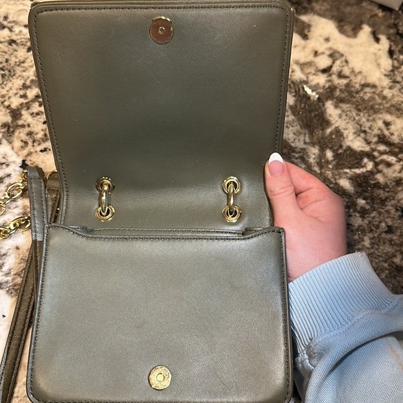 *TORY BURCH!!!* GREEN CROSS BODY BAG!!! - Picture 4 of 5